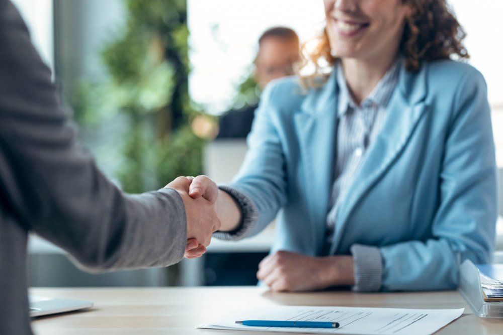 Agent commercial sans contrat : Quels sont les risques et comment les éviter ?
